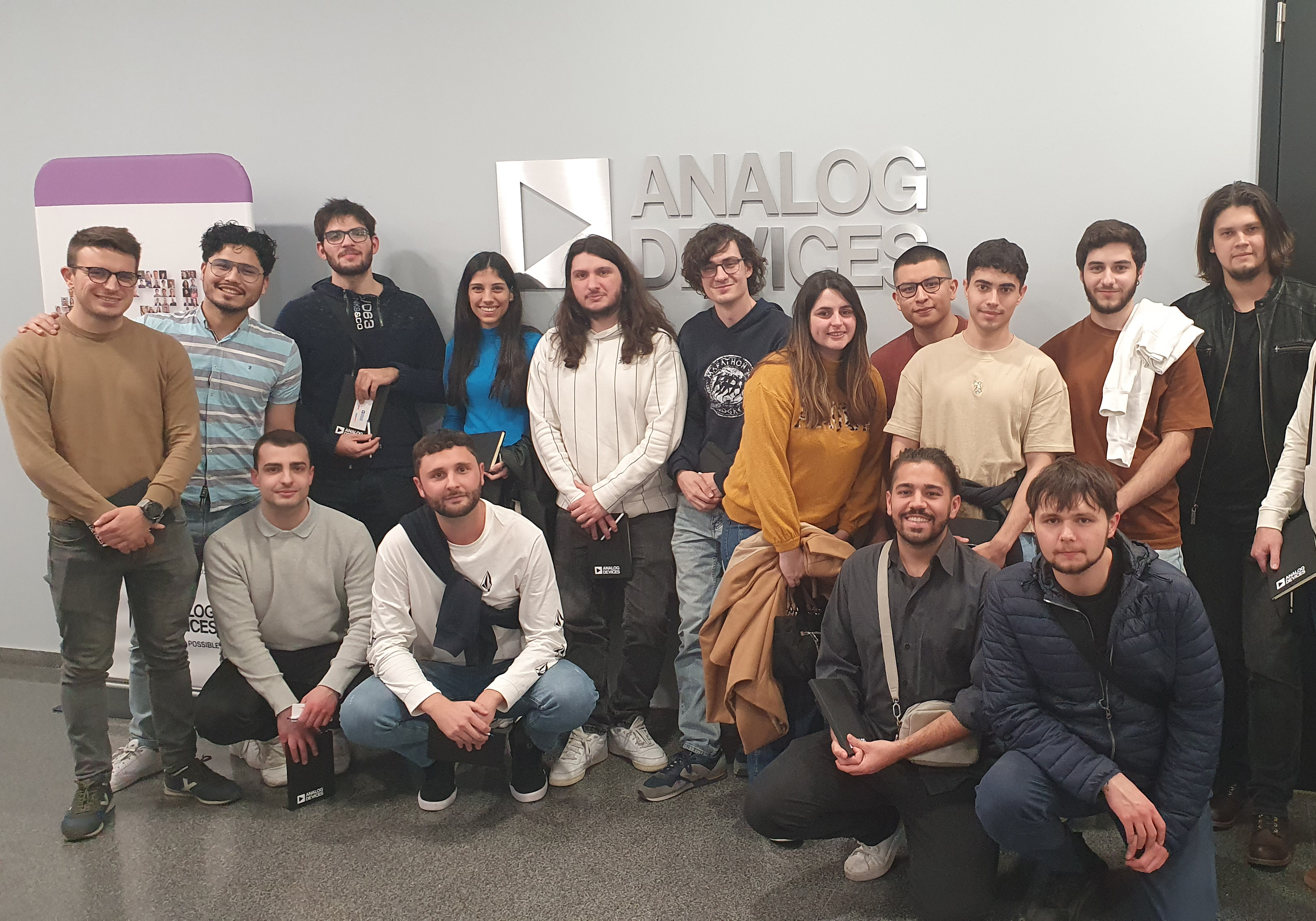 Visita del MUIE a ANALOG DEVICES